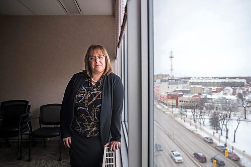 MIKAELA MACKENZIE / WINNIPEG FREE PRESS

Ombudsman Jill Perron poses for a portrait in her office in downtown Winnipeg on Wednesday, Jan. 8, 2020. For Larry Kusch story.
Winnipeg Free Press 2019.