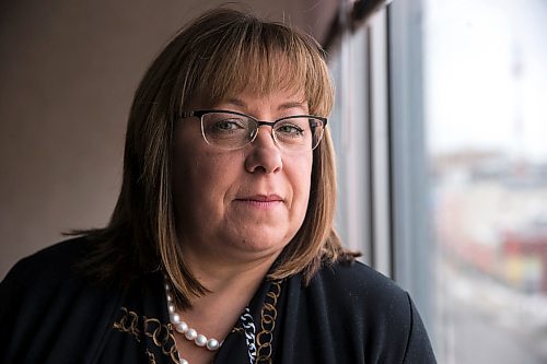 MIKAELA MACKENZIE / WINNIPEG FREE PRESS

Ombudsman Jill Perron poses for a portrait in her office in downtown Winnipeg on Wednesday, Jan. 8, 2020. For Larry Kusch story.
Winnipeg Free Press 2019.