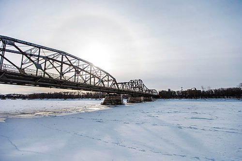 MIKAELA MACKENZIE / WINNIPEG FREE PRESS

The Louise Bridge, where Bessie Johnston pulled a woman off of the bannister before she could jump onto the Red River, in Winnipeg on Wednesday, Jan. 8, 2020. For Danielle Da Silva story.
Winnipeg Free Press 2019.