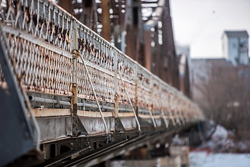 MIKAELA MACKENZIE / WINNIPEG FREE PRESS

The Louise Bridge, where Bessie Johnston pulled a woman off of the bannister before she could jump onto the Red River, in Winnipeg on Wednesday, Jan. 8, 2020. For Danielle Da Silva story.
Winnipeg Free Press 2019.