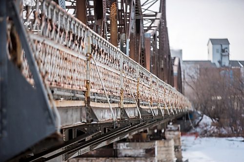 MIKAELA MACKENZIE / WINNIPEG FREE PRESS

The Louise Bridge, where Bessie Johnston pulled a woman off of the bannister before she could jump onto the Red River, in Winnipeg on Wednesday, Jan. 8, 2020. For Danielle Da Silva story.
Winnipeg Free Press 2019.