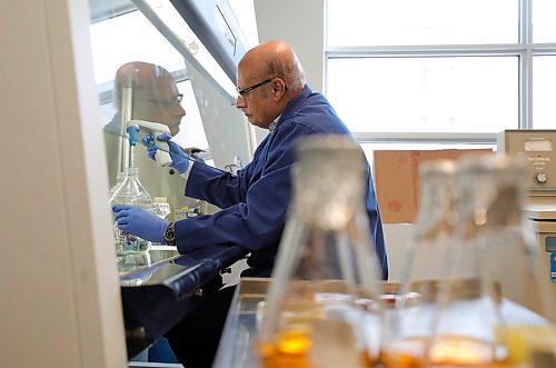 RUTH BONNEVILLE  /  WINNIPEG FREE PRESS 

Biz -  Immunimed Inc.

 Photo of John Hare (grey shirt) and Dr. Pradip K. Maiti with Immunized Inc. in one of their labs in Winnipeg.  
 

Subject: Hare and his partner Pradip Maiti at Immunimed have Health Canada clearance for a phase II clinical trial that is about to start for a novel treatment for the super-bug C.Diff that uses eggs from vaccinated hens. 
 

See Martin Cash  | Business Reporter/ Columnist



 Jan 8th,  2020