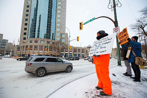 MIKE DEAL / WINNIPEG FREE PRESS
Locked out Tim Horton's employees as well as supporters demonstrate at Portage and Main Thursday, just outside of 1 Lombard Place where the coffee shop is located in the underground shopping centre.
200109 - Thursday, January 09, 2020.