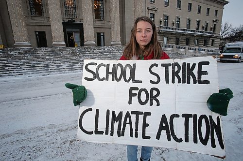 SHANNON VANRAES / WINNIPEG FREE PRESS
Courtney Tosh stands in front of the Manitoba legislative building on January 9, 2020. The 17-year-old wasnt selected for the provinces climate change council, even though she has been part of Manitoba Youth for Climate Action and has helped organize weekly rallies; no MYCA members were selected.