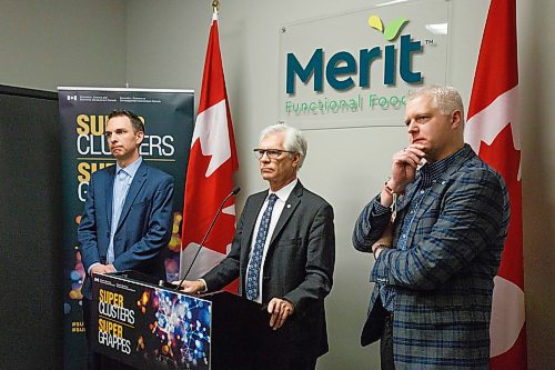 MIKE DEAL / WINNIPEG FREE PRESS
During a press conference at Merit Functions Foods on Silver Avenue, Jim Carr, the Prime Minister's Special Representative for the Prairies announces a new project from the Protein Industries Canada supercluster and Merit Functional Foods that will see the consortium work to commercialize high quality plant-based proteins.
(from left) Ryan Bracken, Merit Co-CEO, Jim Carr, and Bill Greuel, CEO of Protein Industries Canada.
200110 - Friday, January 10, 2020.