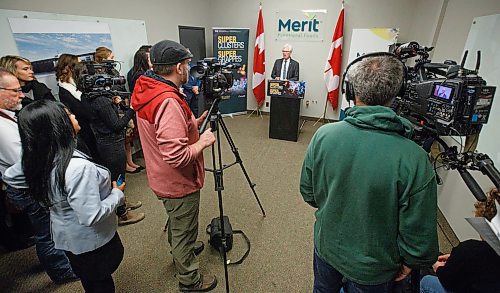 MIKE DEAL / WINNIPEG FREE PRESS
During a press conference at Merit Functions Foods on Silver Avenue, Jim Carr, the Prime Minister's Special Representative for the Prairies announces a new project from the Protein Industries Canada supercluster and Merit Functional Foods that will see the consortium work to commercialize high quality plant-based proteins.
200110 - Friday, January 10, 2020.