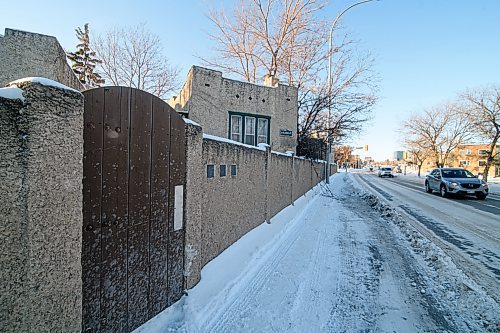 Mike Sudoma / Winnipeg Free Press
Exterior of a wall at the Buena Vista apartments located at 40 St Marys Rd in St Vital Friday afternoon
January 10, 2020