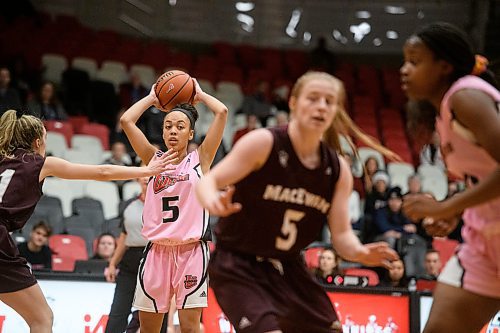 Mike Sudoma / Winnipeg Free Press
Wesmen Guard, Kyana Wannacott looks for a pass during the first half of Friday evenings game against the Macewan University Griffins.
January 10, 2020