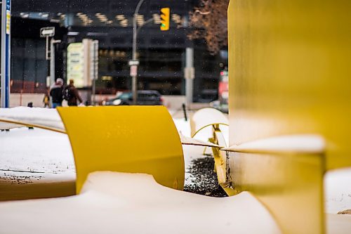 MIKAELA MACKENZIE / WINNIPEG FREE PRESS

The No. 1 Northern sculpture by Saskatchewan artist John Nuget at 303 Main St. in Winnipeg on Monday, Jan. 13, 2020. For Di Brandt column.
Winnipeg Free Press 2019.