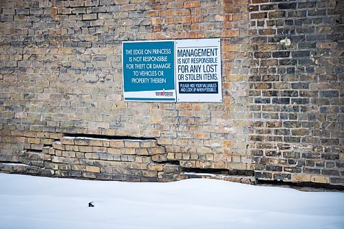 MIKAELA MACKENZIE / WINNIPEG FREE PRESS

Cracks are visible on the Thomas Scott Memorial Hall building at 216 Princess St. in Winnipeg on Monday, Jan. 13, 2020. For Sol Israel story.
Winnipeg Free Press 2019.