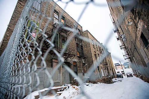 MIKAELA MACKENZIE / WINNIPEG FREE PRESS

Cracks are visible on the Thomas Scott Memorial Hall building at 216 Princess St. in Winnipeg on Monday, Jan. 13, 2020. For Sol Israel story.
Winnipeg Free Press 2019.