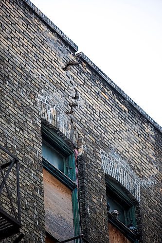 MIKAELA MACKENZIE / WINNIPEG FREE PRESS

Cracks are visible on the Thomas Scott Memorial Hall building at 216 Princess St. in Winnipeg on Monday, Jan. 13, 2020. For Sol Israel story.
Winnipeg Free Press 2019.