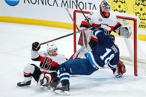 JOHN WOODS / WINNIPEG FREE PRESS
Manitoba Moose Joona Luoto (8) and Belleville Senators Erik Brannstrom (26) collide in front of goaltender Joey Daccord (35) during first period AHL action in Winnipeg on Monday, January 13, 2020.

Reporter: ?