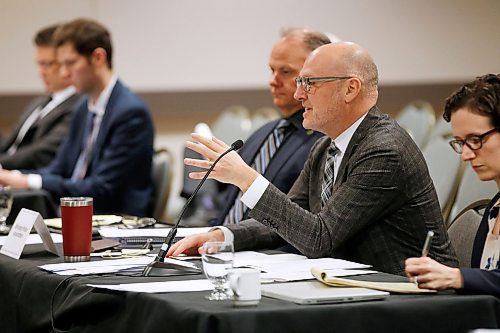 JOHN WOODS / WINNIPEG FREE PRESS
Winnipeg city lawyers, left, and Winnipeg Police Association (WPA) president Moe Sabourin, centre, listen in as WPA lawyer Keith LaBossiere presents his case on police pensions to arbitrator Michael Werier at a police pension hearing at Winnipegs convention centre Monday, January 14, 2020. The police union is challenging changes to the pension plan with a grievance hearing before an independent labour arbitrator.

Reporter: Kevin Rollason