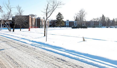 RUTH BONNEVILLE  /  WINNIPEG FREE PRESS 

Local - outside photo of Middlechurch home of Winnipeg

Middlechurch Home of Winnipeg - a 197 bed Long Term Care Facility located in the Northwest area of Winnipeg 280 Balderstone Road In West St. Paul.


 Jan 14th,  2020