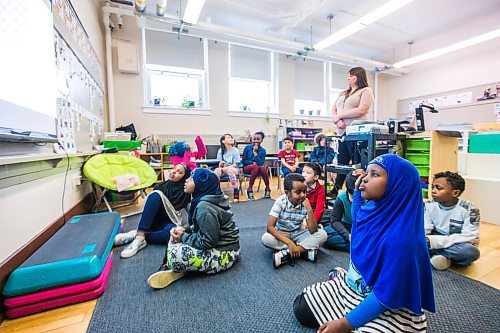 MIKAELA MACKENZIE / WINNIPEG FREE PRESS

A grade 2/3 class learns math at Victoria Albert School in Winnipeg on Wednesday, Jan. 15, 2020. For Sol Israel story.
Winnipeg Free Press 2019.