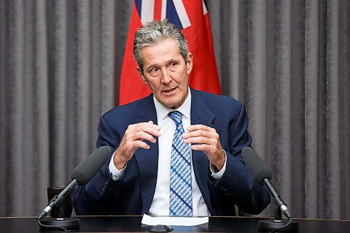 MIKE DEAL / WINNIPEG FREE PRESS
Premier Brian Pallister announces Wednesday afternoon, that his government will be acting on advice from civil servants across many government departments that will help to save millions of taxpayer dollars, fulfilling one of his 100-day action plan commitments.
200115 - Wednesday, January 15, 2020.