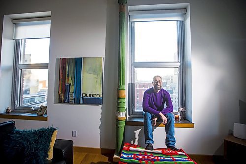 MIKAELA MACKENZIE / WINNIPEG FREE PRESS

Steve Porter, Exchange District resident, poses for a portrait in his condo on Bannatyne in Winnipeg on Thursday, Jan. 16, 2020. For Jessica Botelho-Urbanski story.
Winnipeg Free Press 2019.