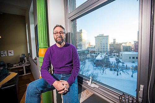 MIKAELA MACKENZIE / WINNIPEG FREE PRESS

Steve Porter, Exchange District resident, poses for a portrait in his condo on Bannatyne in Winnipeg on Thursday, Jan. 16, 2020. For Jessica Botelho-Urbanski story.
Winnipeg Free Press 2019.