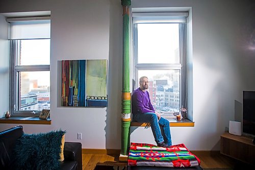 MIKAELA MACKENZIE / WINNIPEG FREE PRESS
Steve Porter, Exchange District resident, poses for a portrait in his condo on Bannatyne in Winnipeg on Thursday, Jan. 16, 2020. For Jessica Botelho-Urbanski story.
Winnipeg Free Press 2019.