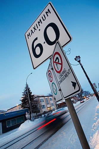 JOHN WOODS / WINNIPEG FREE PRESS
Traffic on Marion in Winnipeg is photographed Sunday, January 19, 2020. The city is planning to reduce the speed on Marion and Goulet to 50km/hr from 60km/hr.

Reporter: ?