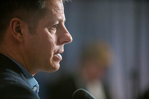 MIKAELA MACKENZIE / WINNIPEG FREE PRESS

Mayor Brian Bowman speaks with the media after meeting with Prime minister Justin Trudeau at the Fairmont Hotel in Winnipeg on Monday, Jan. 20, 2020. For Dan Lett story.
Winnipeg Free Press 2019.