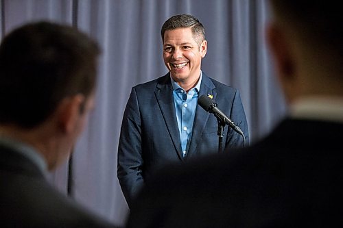 MIKAELA MACKENZIE / WINNIPEG FREE PRESS

Mayor Brian Bowman speaks with the media after meeting with Prime minister Justin Trudeau at the Fairmont Hotel in Winnipeg on Monday, Jan. 20, 2020. For Dan Lett story.
Winnipeg Free Press 2019.