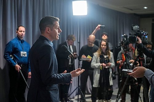 MIKAELA MACKENZIE / WINNIPEG FREE PRESS

Mayor Brian Bowman speaks with the media after meeting with Prime minister Justin Trudeau at the Fairmont Hotel in Winnipeg on Monday, Jan. 20, 2020. For Dan Lett story.
Winnipeg Free Press 2019.