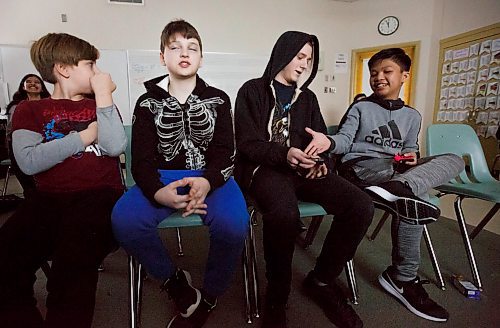 MIKE DEAL / WINNIPEG FREE PRESS
Tryouts for a new sports team that represents the future of athletics in Manitoba: the eSports team at Archwood School.
(from left) Evan Temmerman, Tyler Van Dam, Derek Robillard, and Yzaiah Cantos.
200110 - Friday, January 10, 2020.