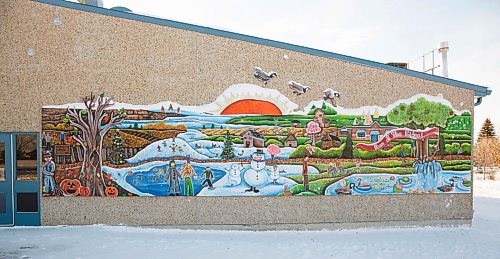 MIKE DEAL / WINNIPEG FREE PRESS
One of the murals selected by reporter Frances Koncan as the Best Student Created Mural which can be seen on the side of Whyte Ridge Elementary School at 400 Scurfield Boulevard.
200121 - Tuesday, January 21, 2020.