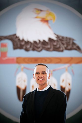 JOHN WOODS / WINNIPEG FREE PRESS

Kevin Chief, former educator, politician and VP of the Business Council of Manitoba, and supporter of the Indigenous community, is photographed at the Neeginan Centre in Winnipeg Tuesday, January 21, 2020. Chief has joined BMO Financial Groups new national Indigenous Advisory Council advising on Indigenous issues in the wake of an Indigenous man and his 12-year-old granddaughter getting handcuffed while trying to open a bank account in Vancouver.

Reporter: Cash