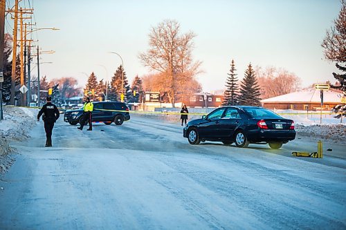 MIKAELA MACKENZIE / WINNIPEG FREE PRESS

Police investigate the scene where a male pedestrian was hit on Ness Avenue at Harcourt Street in Winnipeg on Wednesday, Jan. 22, 2020. For Ben Waldman story.
Winnipeg Free Press 2019.
