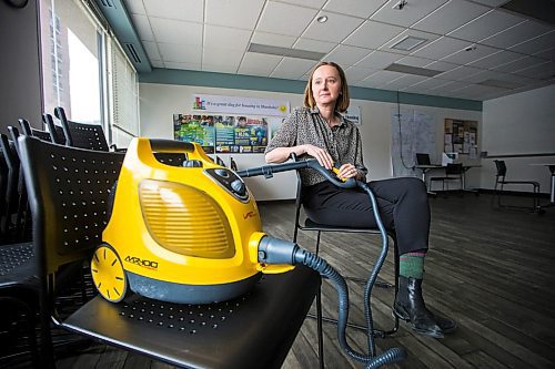 MIKAELA MACKENZIE / WINNIPEG FREE PRESS

Codi Guenther, executive director of New Journey Housing, poses for a portrait with a bed bug steamer in her office in Winnipeg on Wednesday, Jan. 22, 2020. For Maggie Macintosh story.
Winnipeg Free Press 2019.