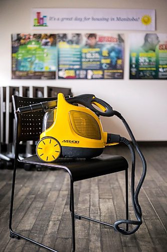 MIKAELA MACKENZIE / WINNIPEG FREE PRESS

A bed bug steamer at New Journey Housing in Winnipeg on Wednesday, Jan. 22, 2020. For Maggie Macintosh story.
Winnipeg Free Press 2019.