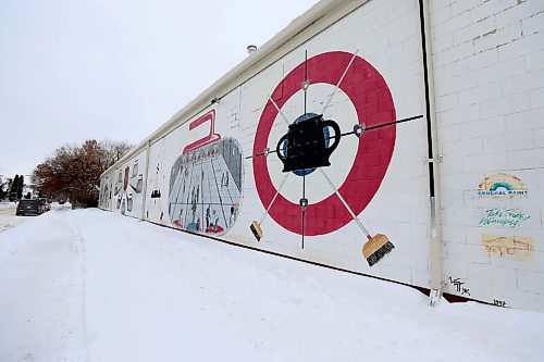 RUTH BONNEVILLE  /  WINNIPEG FREE PRESS 

ENT - Murals throughout Winnipeg for a Saturday Special.

?

300 Brazier (Best Sports Mural)
Side wall of Elmwood Curling Club.  

Jan 22nd,  2020