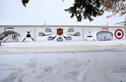 RUTH BONNEVILLE  /  WINNIPEG FREE PRESS 

ENT - Murals throughout Winnipeg for a Saturday Special.

?

300 Brazier (Best Sports Mural)
Side wall of Elmwood Curling Club.  

Jan 22nd,  2020