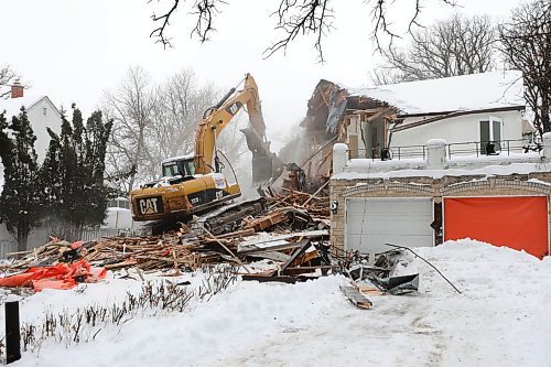 RUTH BONNEVILLE  /  WINNIPEG FREE PRESS 

Local - Standup 

A home at 1261 Wellington Crescent is being torn down by Smashers Demolition Crews to make way for  construction of a new home on the premises, Thursday.  




Jan 23rd,  2020