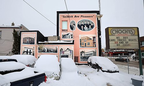 RUTH BONNEVILLE  /  WINNIPEG FREE PRESS 

ENT - Murals throughout Winnipeg for a Saturday Special.


409 Selkirk Ave (Reflecting City History)
on the rear of Chochy's Pawn shop on the corner of Selkirk Ave. and Salter Street. 

Jan 22nd,  2020