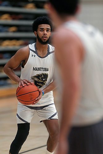 SHANNON VANRAES / WINNIPEG FREE PRESS
Keiran Zziwa practices with the University of Manitoba's men's basketball team at Investors Group Athletic Centre on January 23, 2020.