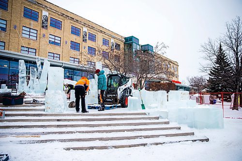 MIKAELA MACKENZIE / WINNIPEG FREE PRESS

The stage is built for the Royal Canoe ice show at The Forks in Winnipeg on Thursday, Jan. 23, 2020. For Erin Lebar story.
Winnipeg Free Press 2019.