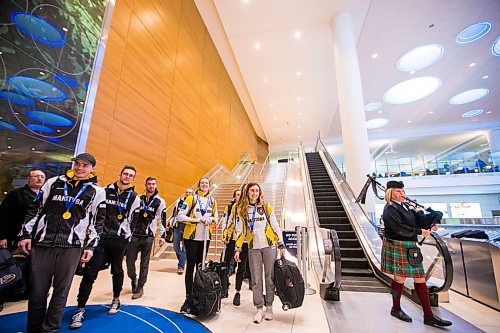 MIKAELA MACKENZIE / WINNIPEG FREE PRESS

Team Manitoba's winning Canadian Junior Curling Championship teams arrive at the airport in Winnipeg on Monday, Jan. 27, 2020. For Mike Sawatzky story.
Winnipeg Free Press 2019.