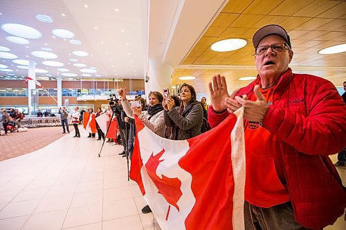 MIKAELA MACKENZIE / WINNIPEG FREE PRESS

Friends, family, and fans cheer as Team Manitoba's winning Canadian Junior Curling Championship teams arrive at the airport in Winnipeg on Monday, Jan. 27, 2020. For Mike Sawatzky story.
Winnipeg Free Press 2019.