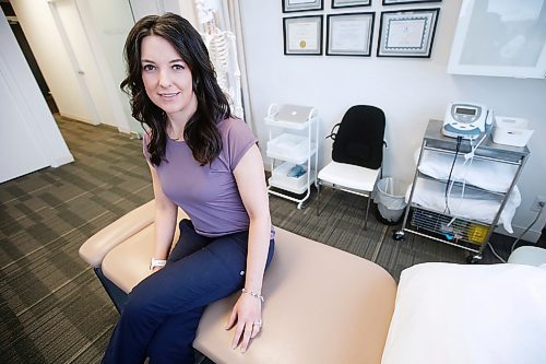 JOHN WOODS / WINNIPEG FREE PRESS
Denise Dreikluft, physiotherapist at PhysioCARE+ who is certified in cancer rehabilitation, is photographed in her Winnipeg clinic Tuesday, January 28, 2020. Shes one of the only therapists in Manitoba that works solely on cancer rehab.

Reporter: Carnevale