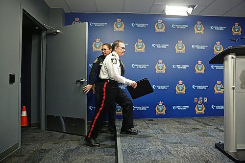 MIKE DEAL / WINNIPEG FREE PRESS
Chief Danny Smyth addresses the IIUs release regarding WPS Patrol Sergeant Sean Cassidy who is facing criminal charges of Unauthorized Use of Computer, Fraud, and Obstruct Justice. 
200129 - Wednesday, January 29, 2020