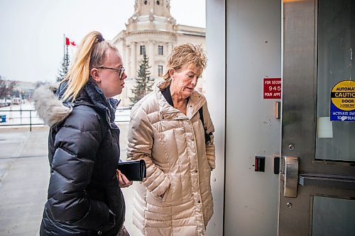 MIKAELA MACKENZIE / WINNIPEG FREE PRESS

Heather Grant-Jury, who is being sentenced for fraud, walks into court in Winnipeg on Thursday, Jan. 30, 2020. For Dean Pritchard story.
Winnipeg Free Press 2019.