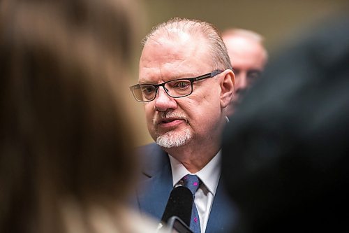 MIKAELA MACKENZIE / WINNIPEG FREE PRESS

Minister of education Kelvin Goertzen speaks to the media at the Manitoba Legislative Building in Winnipeg on Thursday, Jan. 30, 2020. For Maggie Macintosh story.
Winnipeg Free Press 2019.