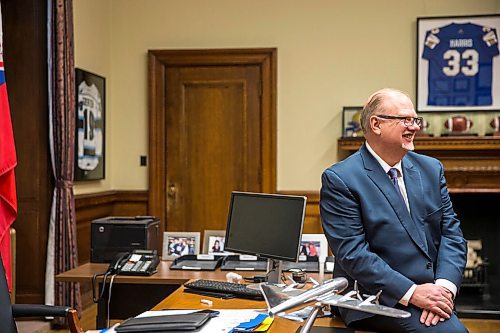 MIKAELA MACKENZIE / WINNIPEG FREE PRESS

Minister of education Kelvin Goertzen speaks to the media at the Manitoba Legislative Building in Winnipeg on Thursday, Jan. 30, 2020. For Maggie Macintosh story.
Winnipeg Free Press 2019.