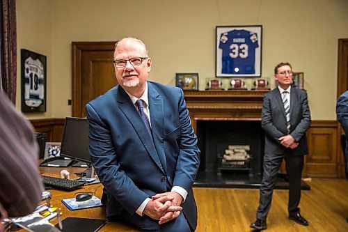 MIKAELA MACKENZIE / WINNIPEG FREE PRESS

Minister of education Kelvin Goertzen speaks to the media at the Manitoba Legislative Building in Winnipeg on Thursday, Jan. 30, 2020. For Maggie Macintosh story.
Winnipeg Free Press 2019.