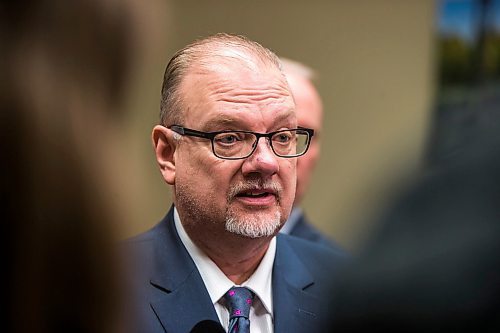 MIKAELA MACKENZIE / WINNIPEG FREE PRESS

Minister of education Kelvin Goertzen speaks to the media at the Manitoba Legislative Building in Winnipeg on Thursday, Jan. 30, 2020. For Maggie Macintosh story.
Winnipeg Free Press 2019.