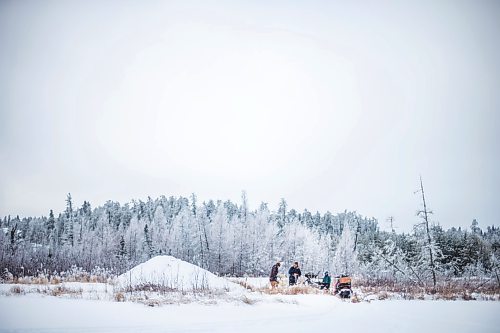 MIKAELA MACKENZIE / WINNIPEG FREE PRESS

Devin, Thomas, and Murray Imrie set a new beaver trap on their trapline near Falcon Lake, Manitoba on Tuesday, Jan. 28, 2020. 
Winnipeg Free Press 2019.